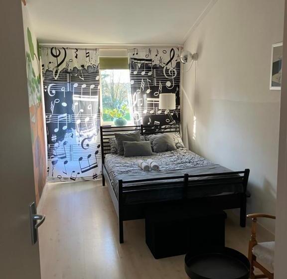 민박 Charming Rooms With Free Parking