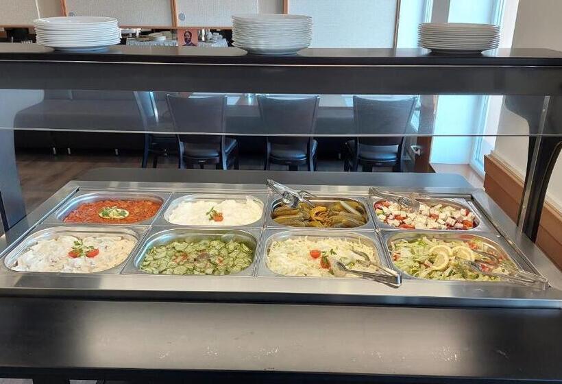 ベッドアンドブレックファースト Csata Vendéglő és Panzió