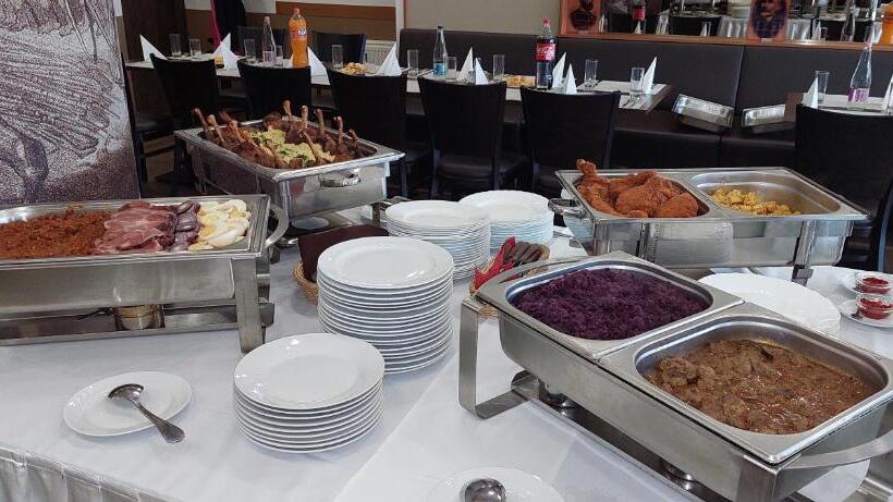 ベッドアンドブレックファースト Csata Vendéglő és Panzió