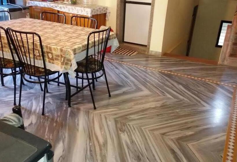 ベッドアンドブレックファースト Govindaashram