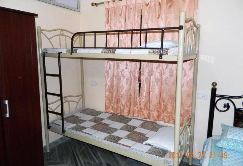 ベッドアンドブレックファースト Govindaashram