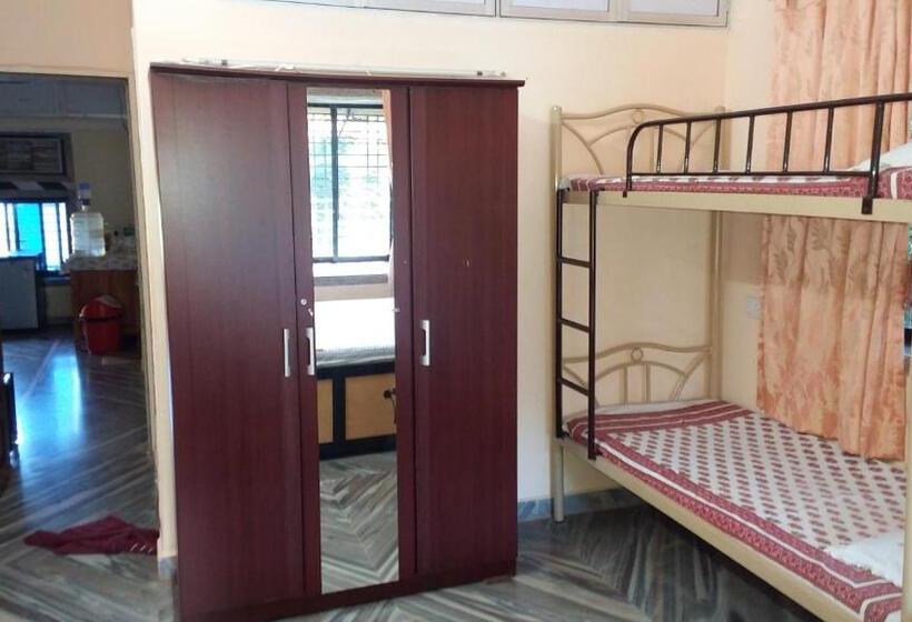 ベッドアンドブレックファースト Govindaashram