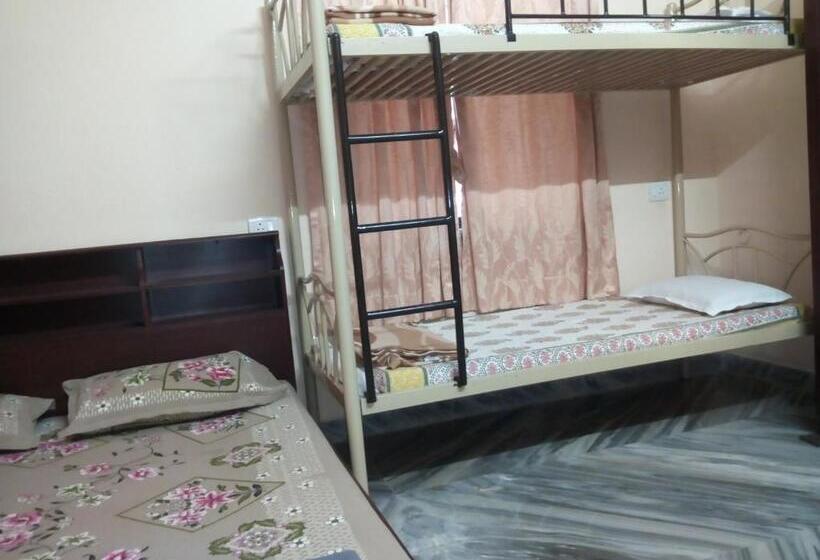 ベッドアンドブレックファースト Govindaashram