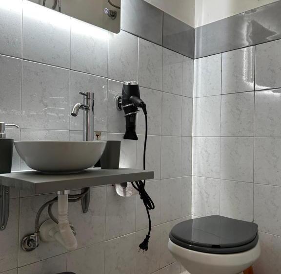 住宿加早餐  Hiera Beb