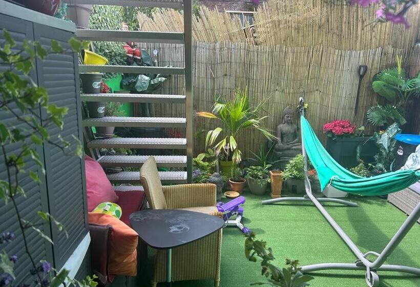 住宿加早餐  Jungle Magic Room Near Atomium , Heyzel Stadium