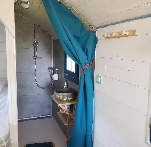 مبيت وإفطار La Roulotte Tiny House Du Mond Idéal