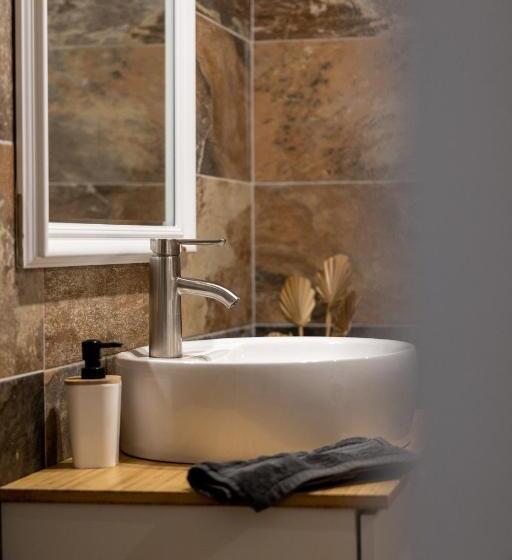 צימר Leverest Rooms