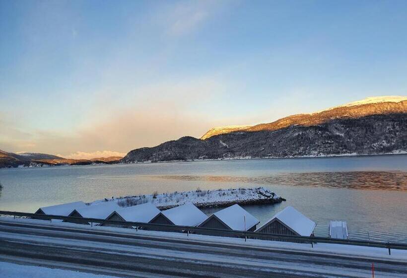 مبيت وإفطار Overnatting Rodal