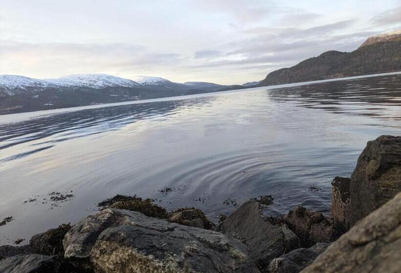 مبيت وإفطار Overnatting Rodal