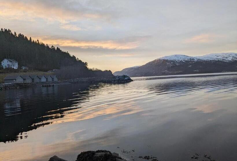 مبيت وإفطار Overnatting Rodal