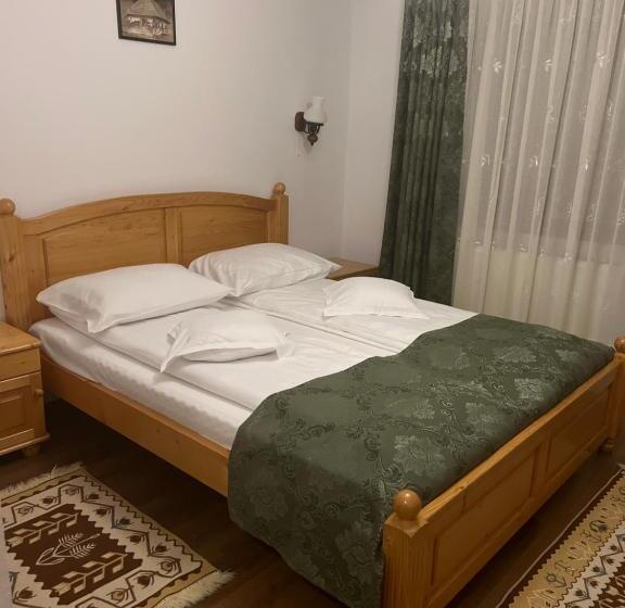 ベッドアンドブレックファースト Poiana Soarelui