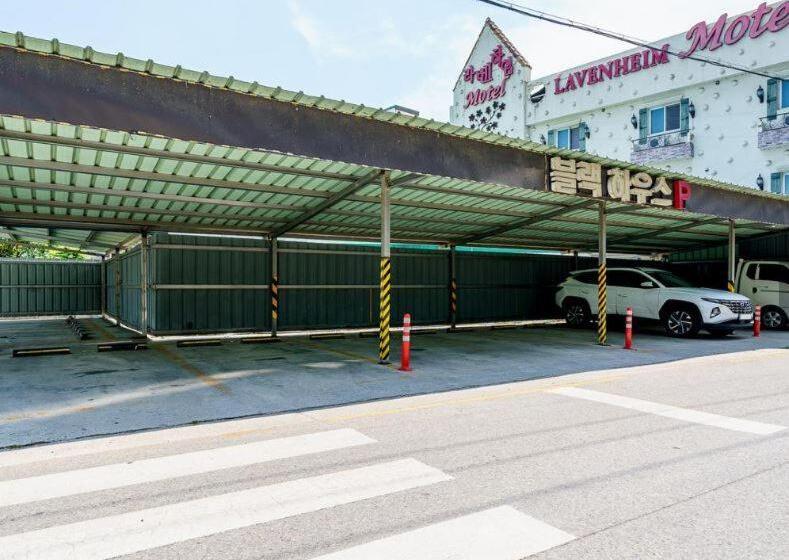 Buantreehotel Blackhouse