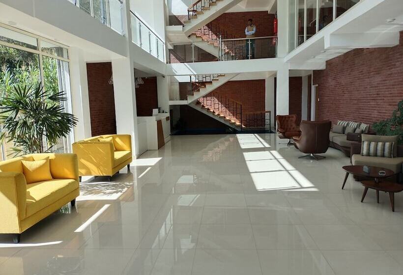 Gezellig Inn Hotel Oasis