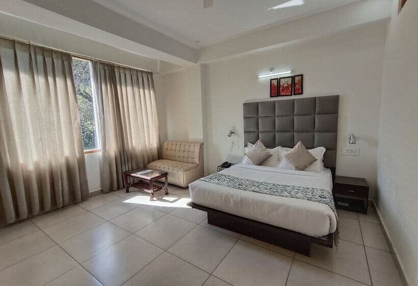 Gezellig Inn Hotel Oasis