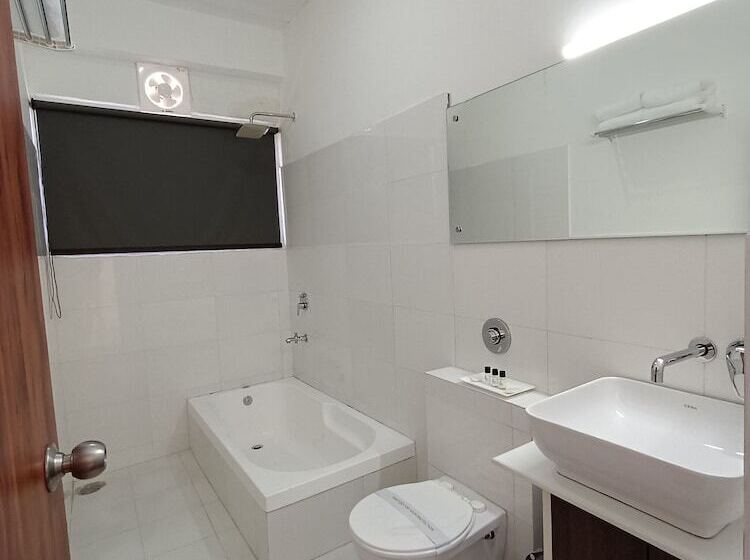 Gezellig Inn Hotel Oasis