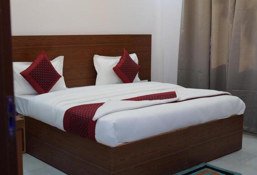 בית מלון כפרי Avantika Residency & Restro