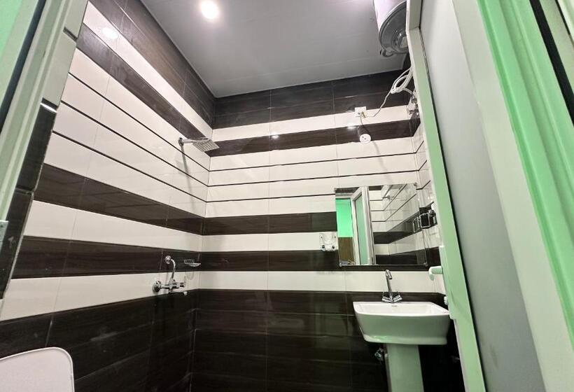 בית מלון כפרי Avantika Residency & Restro