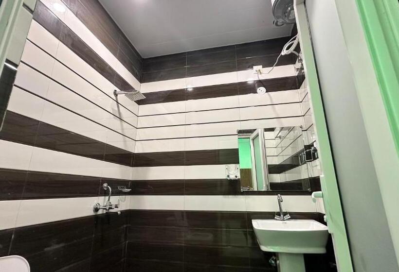 בית מלון כפרי Avantika Residency & Restro