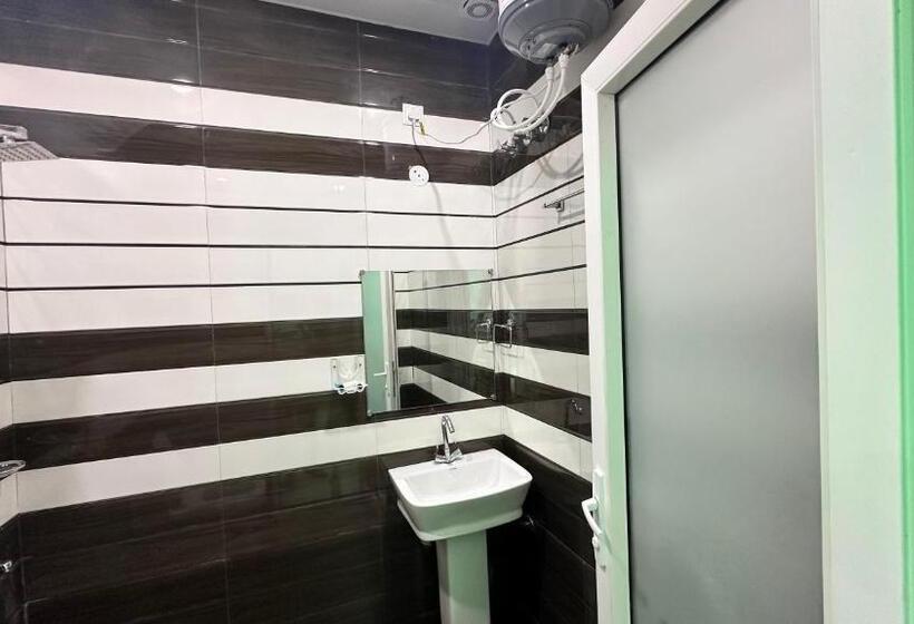 בית מלון כפרי Avantika Residency & Restro