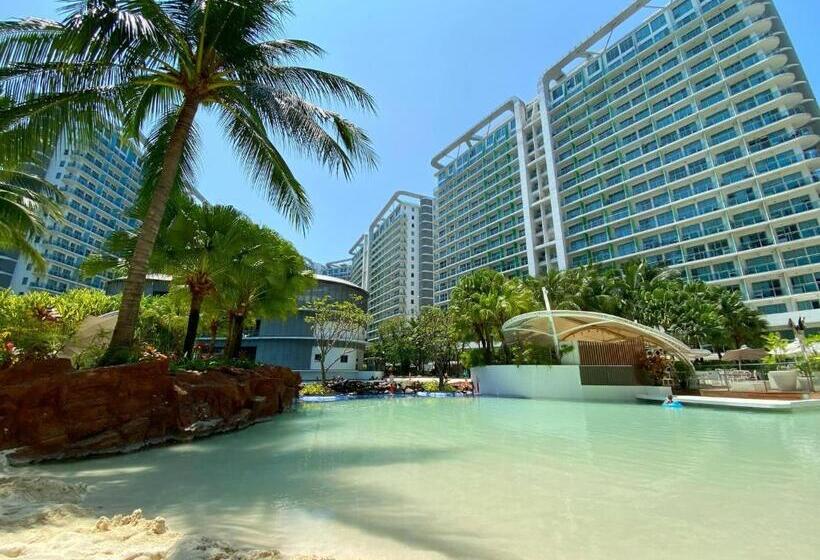 هتل Azure Staycation