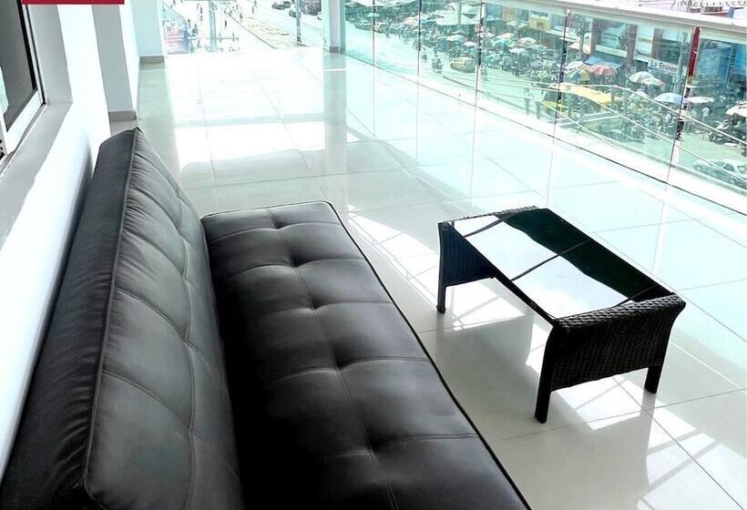 בית מלון כפרי Bazurto Plaza