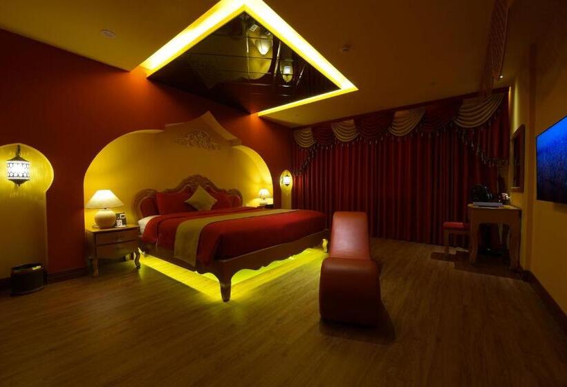 هتل Chiic House 2   Khách Sạn Tình Yêu