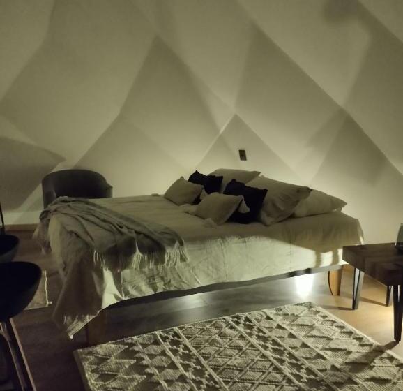 فنادق الكبسولة Panilongo Lodge