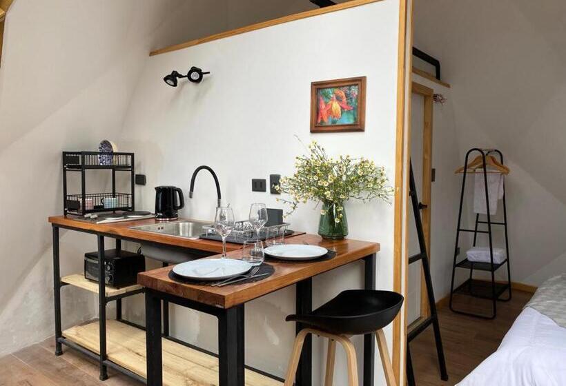 מלון כמוסות Panilongo Lodge