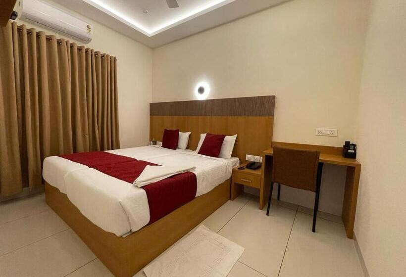 Отель Deepakam Inn