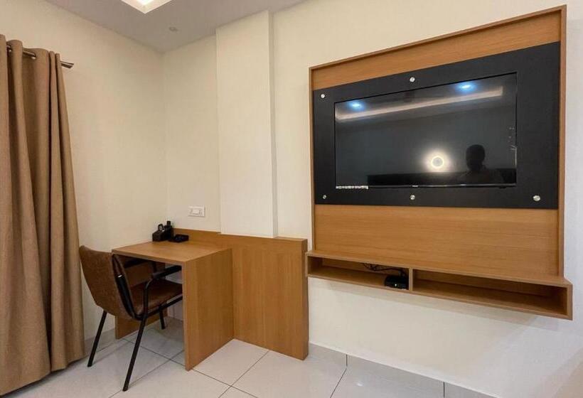 Отель Deepakam Inn