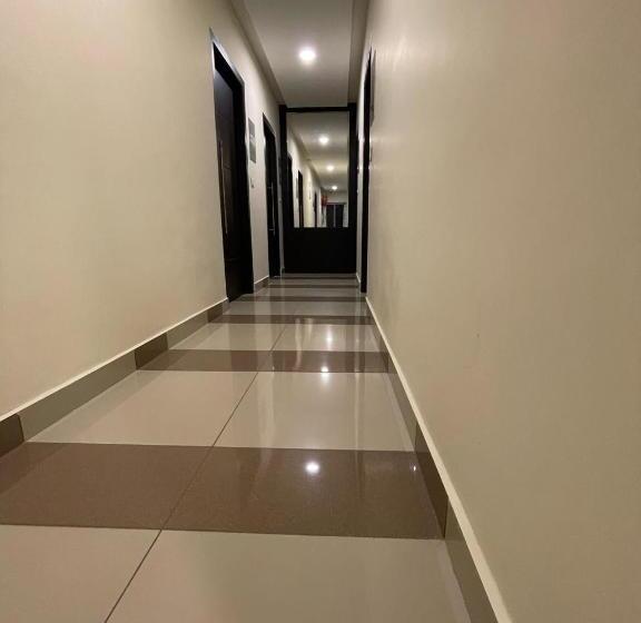 Отель Deepakam Inn