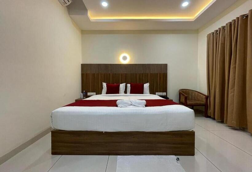 Отель Deepakam Inn