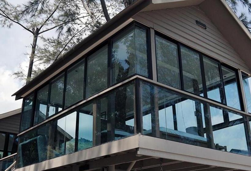 Отель Emon Pulo Beach Resort