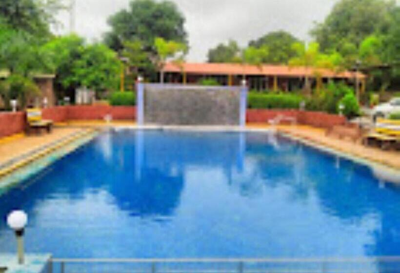 فندق Green Blossom Resort Roha