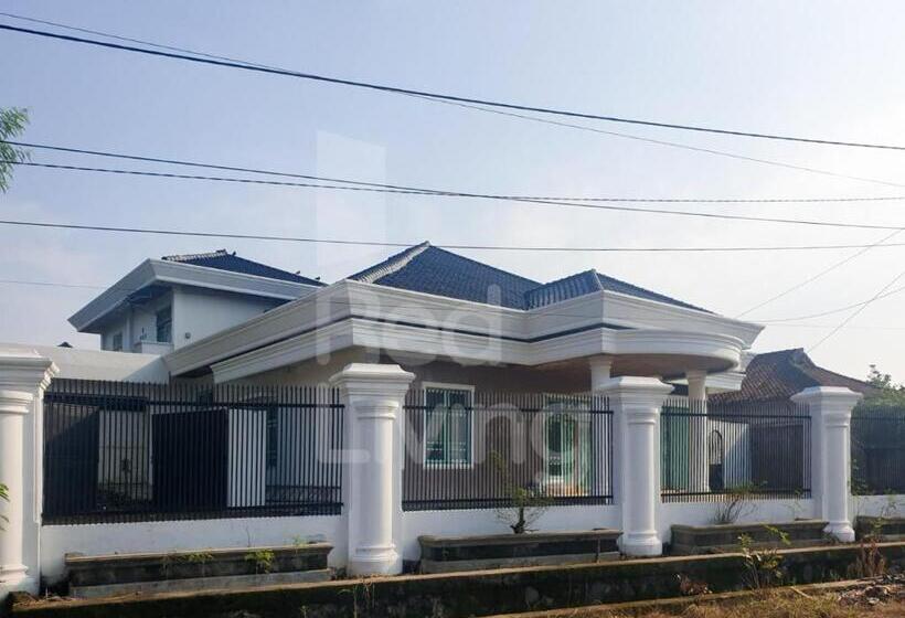 בית מלון כפרי Guest House Syariah Bunga Intan Redpartner