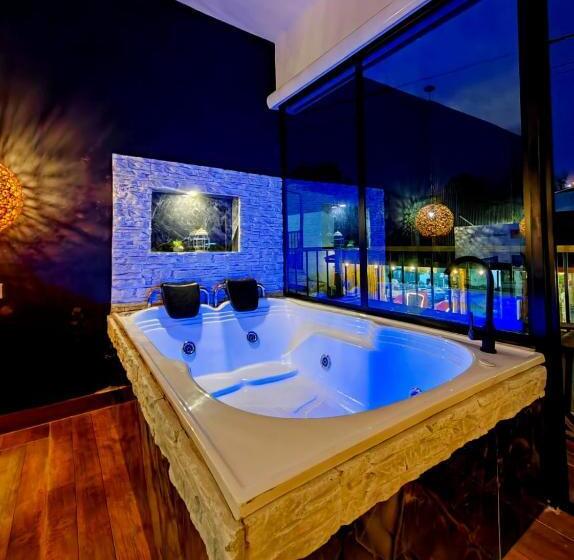 هتل Habitacion Deluxe 2 Con Jacuzzi A 20 Mt Del Parque