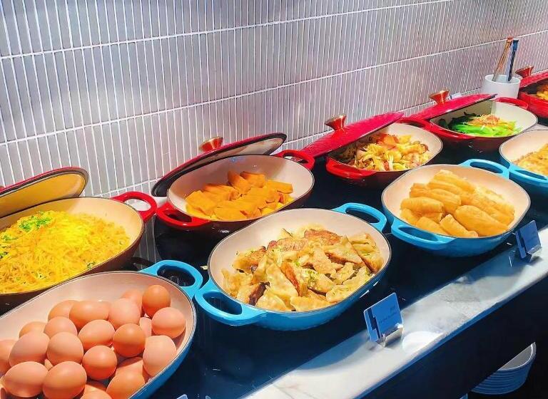 هتل Intercity Wuhan Cade Optics Valley