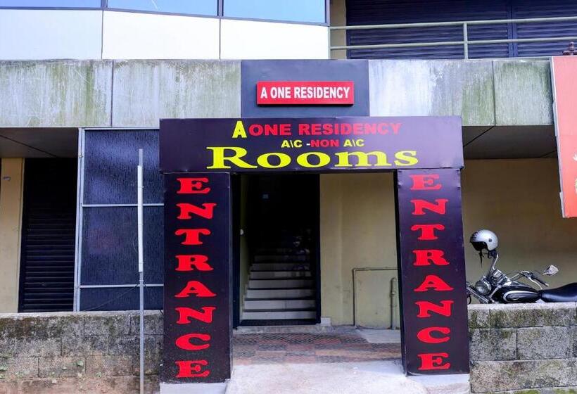 ホテル A One Residency