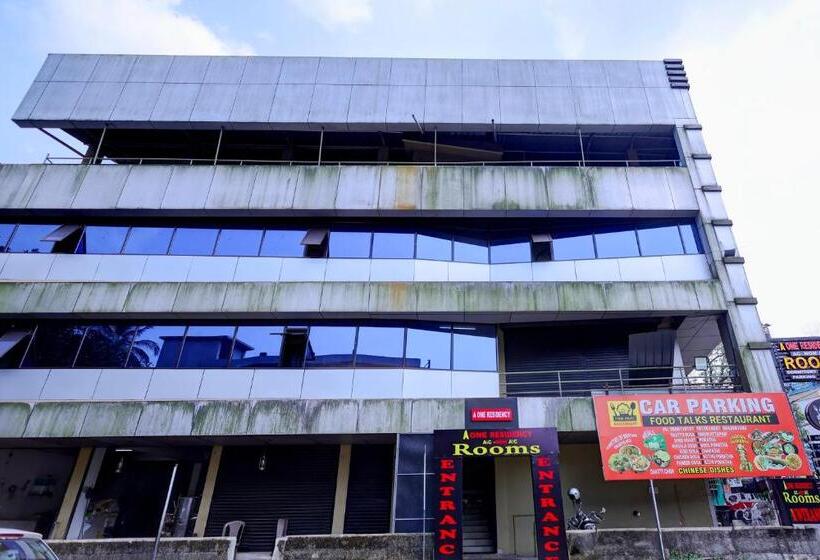 ホテル A One Residency