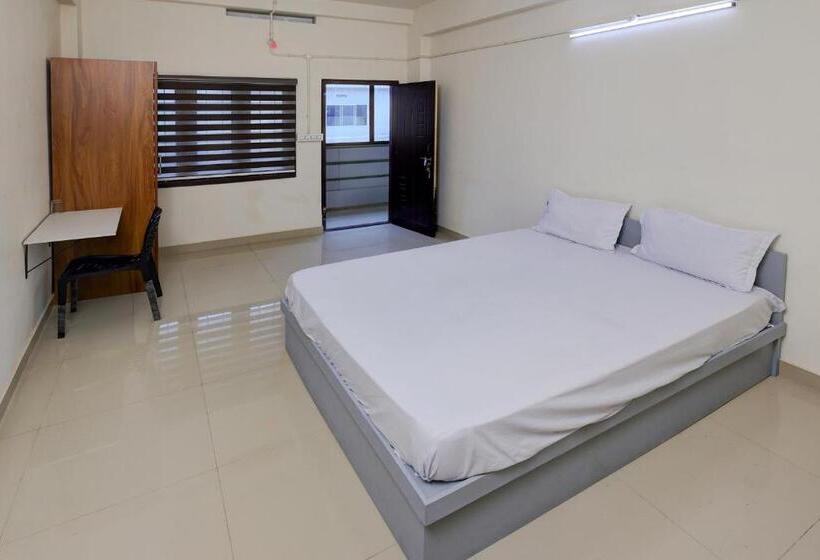 ホテル A One Residency