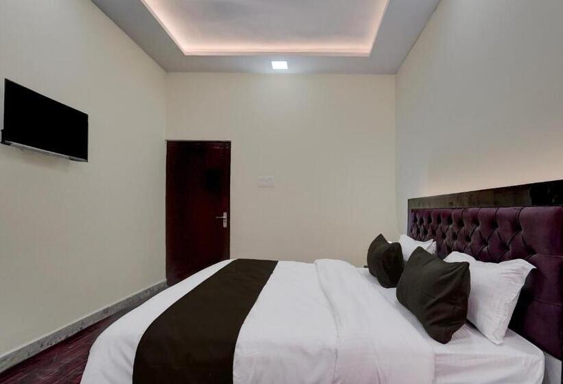 Отель Oyo Shree Hari Palace