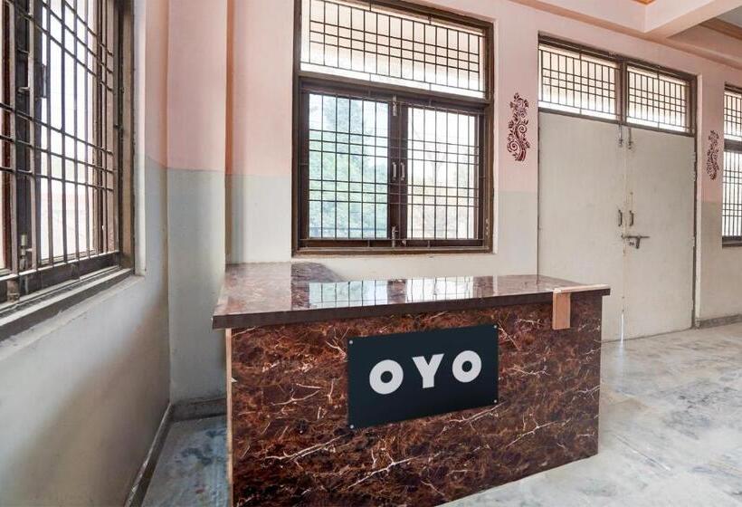 Отель Oyo Shree Hari Palace