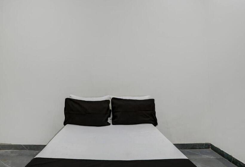 ホテル Oyo The Grand