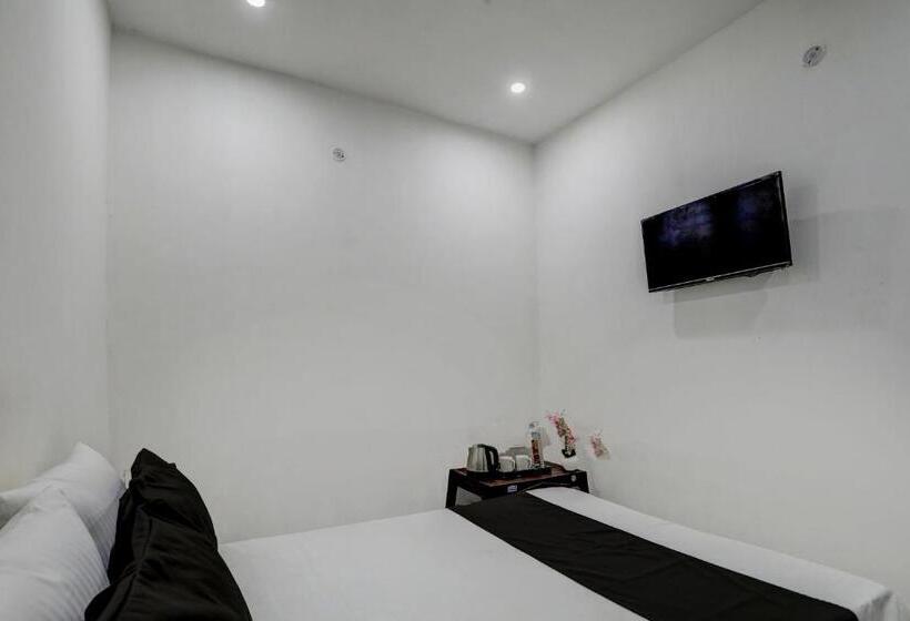 ホテル Oyo The Grand