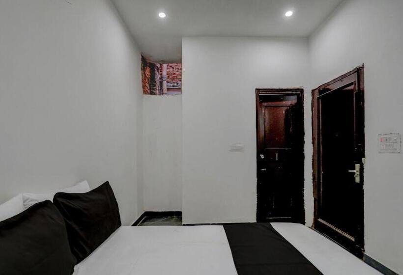 ホテル Oyo The Grand