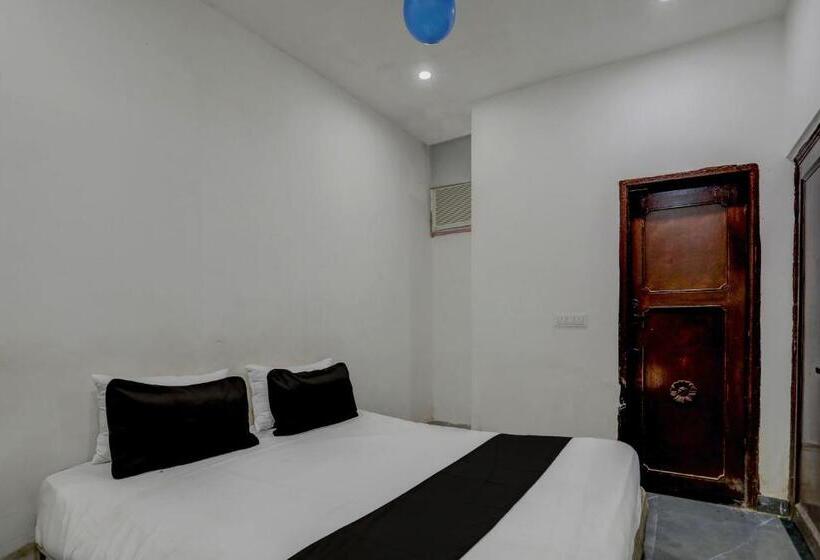 ホテル Oyo The Grand