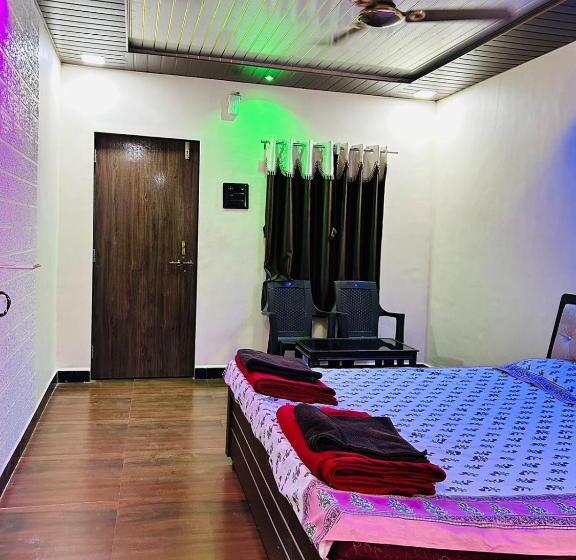 호텔 Palm Tree Holidays Resort