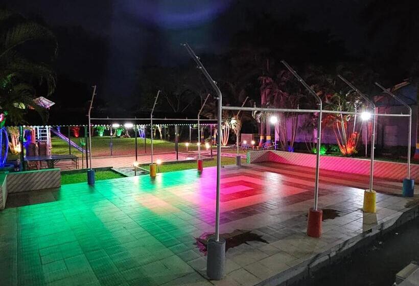 호텔 Palm Tree Holidays Resort