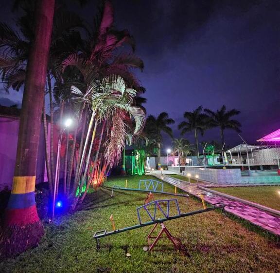 בית מלון כפרי Palm Tree Holidays Resort