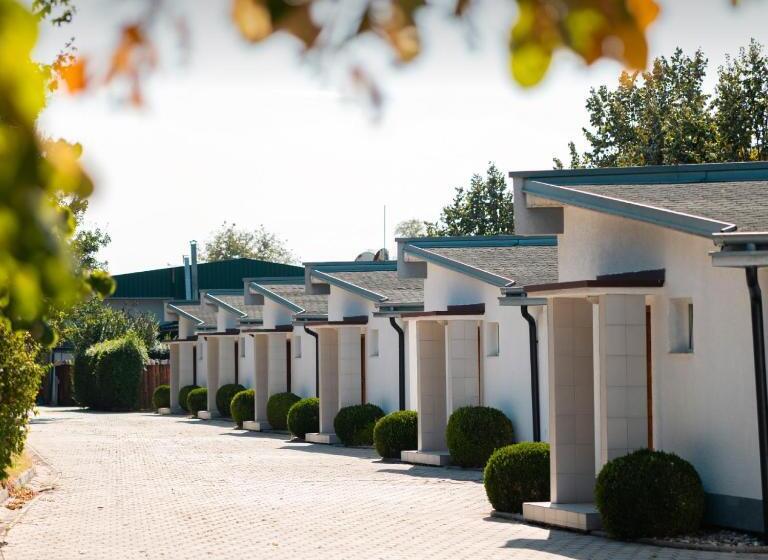 هتل /restaurant Villa Natyra